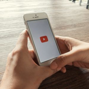 קידום ביוטיוב מחיר – למה כדאי לנו לבחור ביוטיוב כדי להגדיל את העסק שלנו?  בדומה לגוגל, יוטיוב היא פלטפורמה שבה בכל רגע נתון גולשים מיליוני אנשים.
